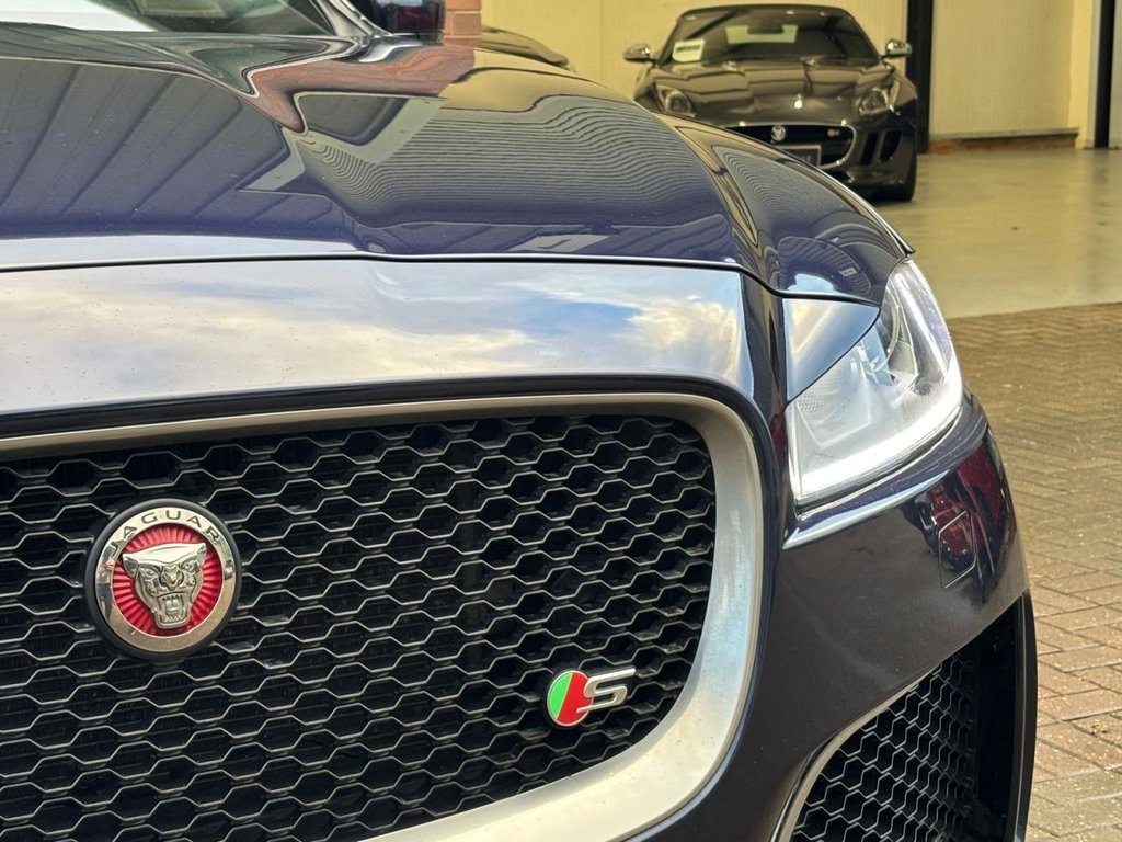 USED 2019 68 JAGUAR F-PACE 3.0 D300 V6 S SUV 5dr Diesel Auto AWD Euro 6 (s/s) (300 ps) PAN ROOF|MERIDIAN|2YR WARRANTY