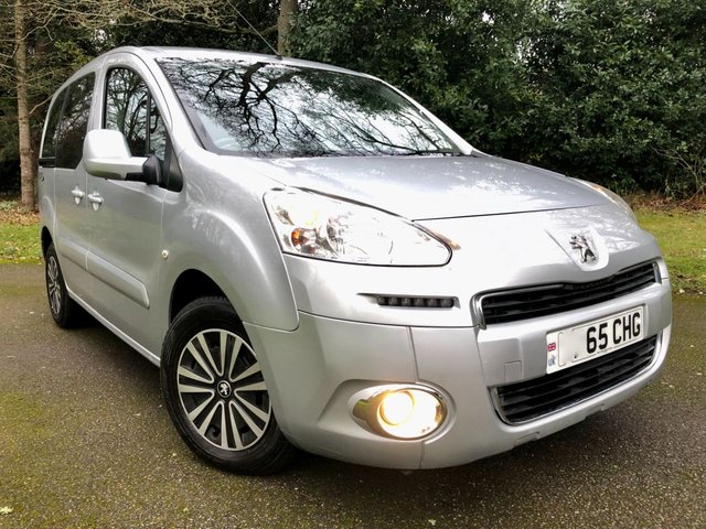 2015 65 Peugeot Partner Tepee 1.6 HDi Tepee S MPV 5dr Diesel ETG AUTOMATIC EURO 6  (135 g/km, 92 bhp) ULEZ // ONLY 17,500 MILES// RARE 5 SEAT AUTOMATIC PARTNER WITH FULL WHEEL CHAIR ACCESS RAMP// ELECTRIC WINCH//FINISHED IN SILVER METALLIC AND VERY LOW MILEAGE.IN EXCEPTIONAL CONDITION WITH A GREAT SPECIFICATION INCLUDING REAR PARKING SENSORS//PRIVACY GLASS AND CRUISE CONTROL//FULL SERVICE HISTORY AND 3 MONTHS WARRANTY\\\\\ULEZ COMPLIANT\\\\ONLY 35 POUND ROAD TAX\\\GREAT BIKE CARRIER(see pictures)\\\