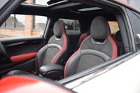 USED 2018 18 MINI HATCH 2.0 John Cooper Works Hatchback 3dr Petrol Manual Euro 6 (s/s) (231 ps) PAN ROOF / CHILI PACK / NAV +