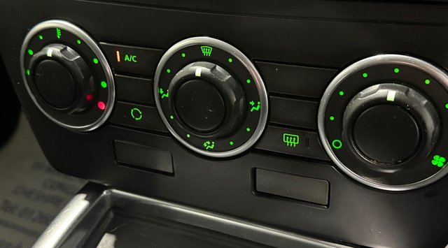 View our LAND ROVER FREELANDER 2