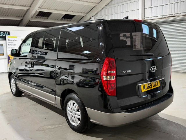View our HYUNDAI i800