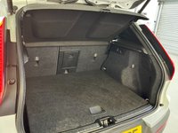 USED 2020 70 VOLVO XC40 2.0 B4 MHEV Inscription Pro Auto Euro 6 (s/s) 5dr 