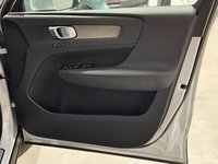 USED 2020 70 VOLVO XC40 2.0 B4 MHEV Inscription Pro Auto Euro 6 (s/s) 5dr 