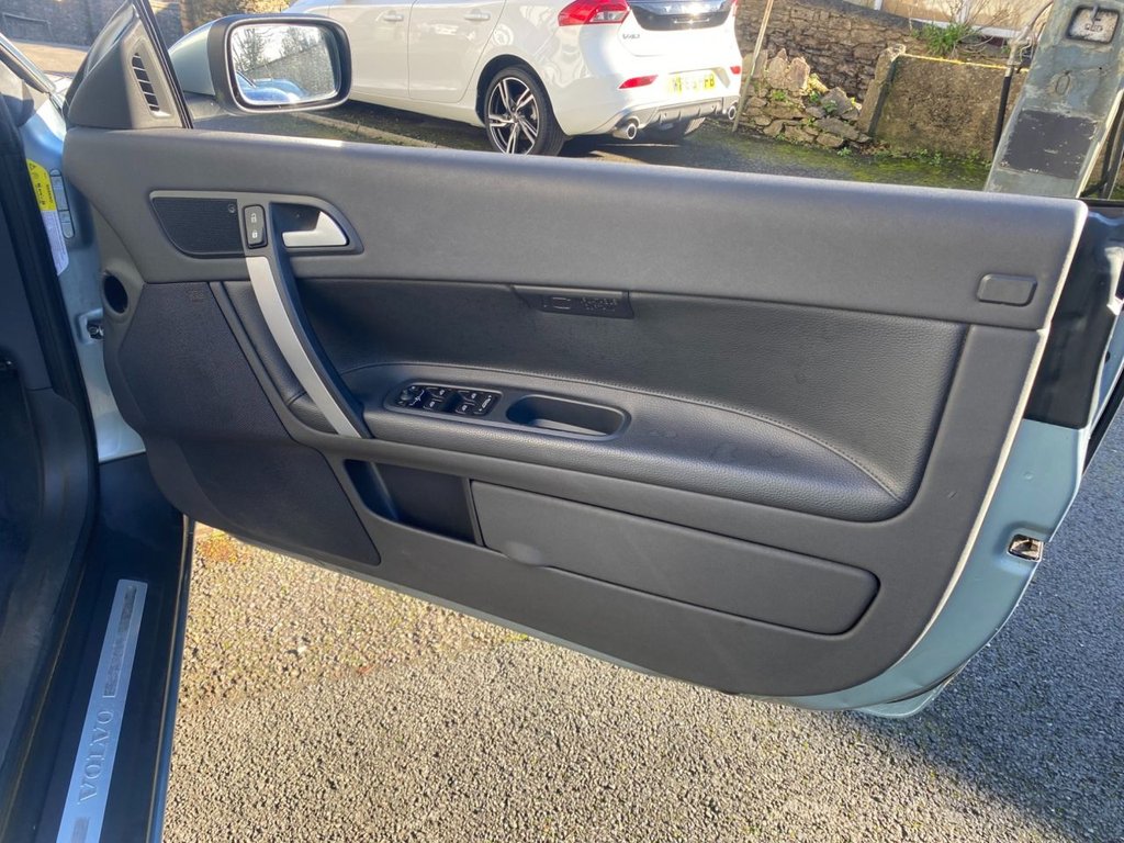 USED 2006 56 VOLVO C70 2.4 D5 SE Lux Convertible 2dr Diesel Geartronic (193 g/km, 178 bhp) WINTER PACK