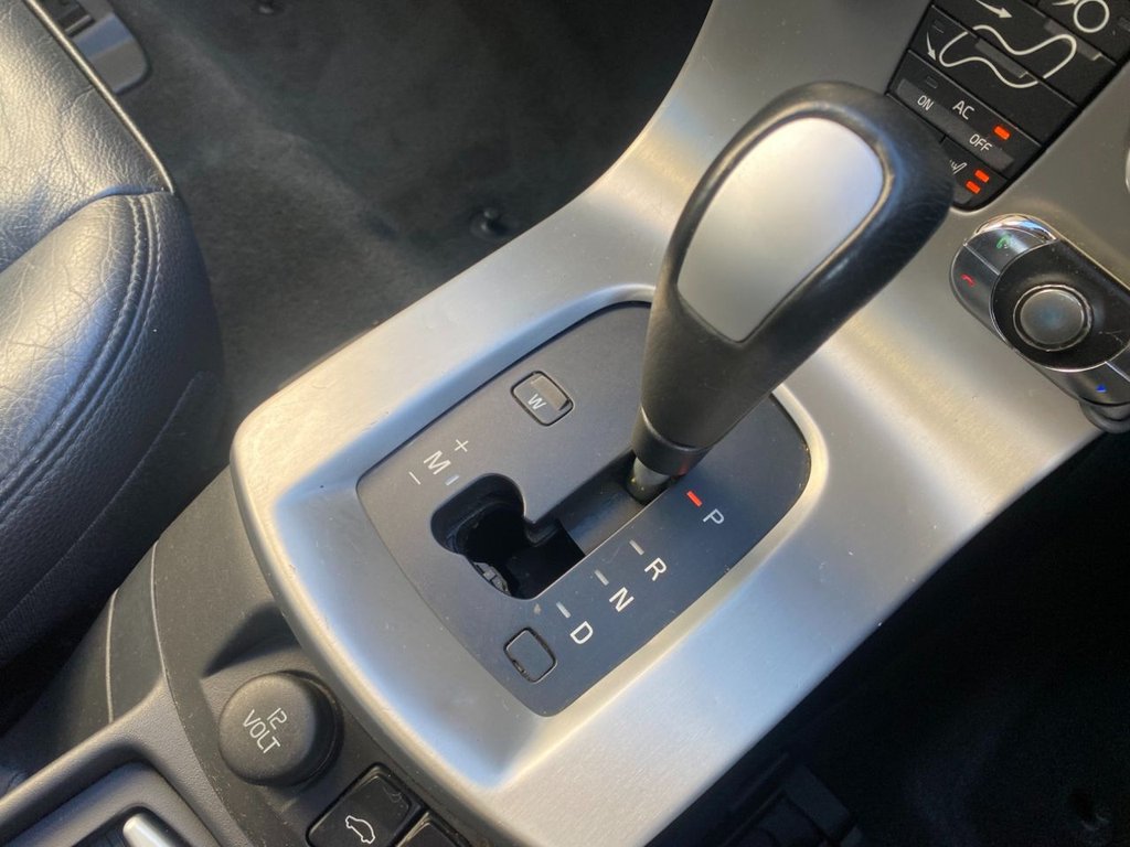 USED 2006 56 VOLVO C70 2.4 D5 SE Lux Convertible 2dr Diesel Geartronic (193 g/km, 178 bhp) WINTER PACK