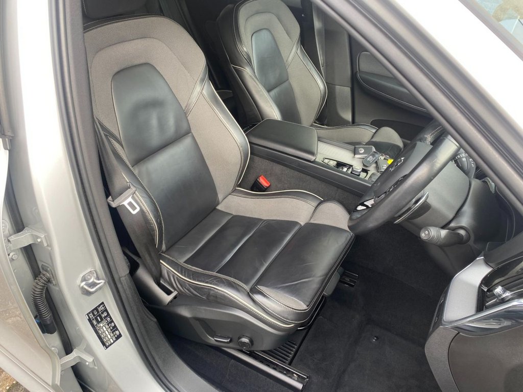 USED 2020 70 VOLVO XC60 2.0 D4 R-Design SUV 5dr Diesel Auto Euro 6 (s/s) (190 ps) SUNROOF HEATED SEATS
