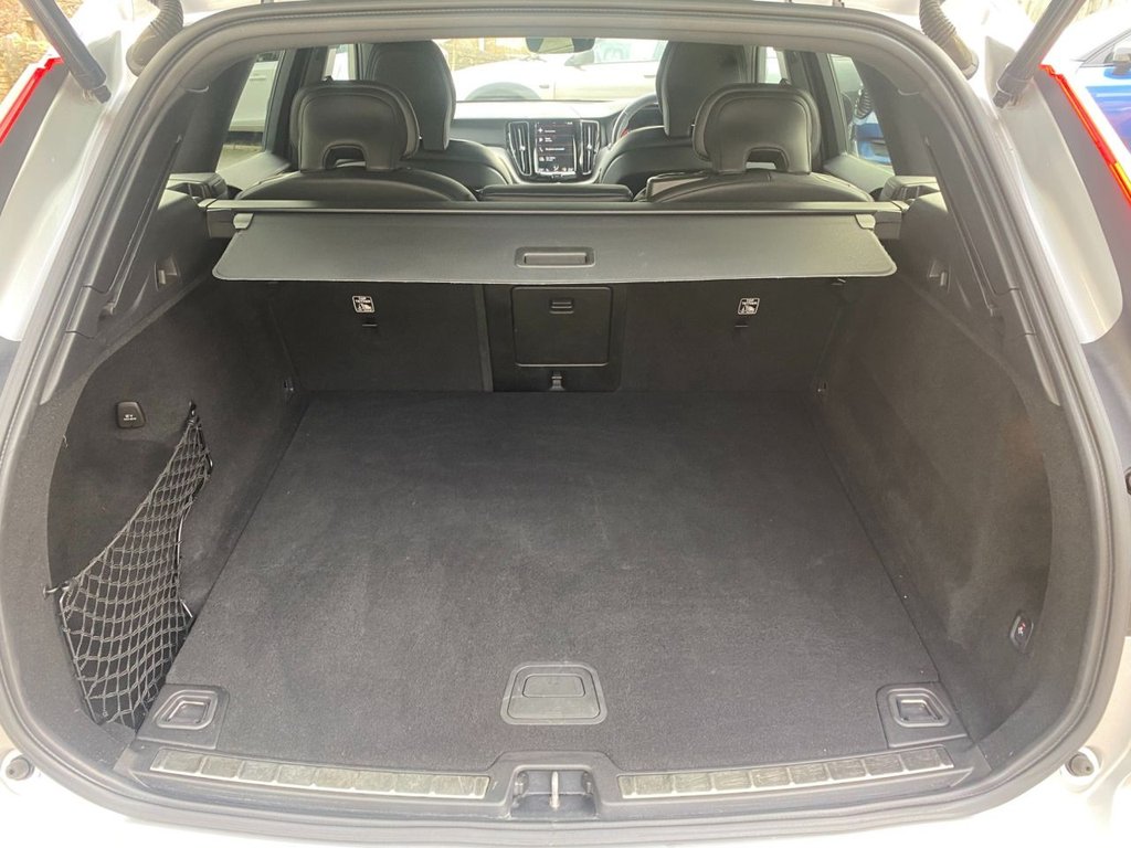 USED 2020 70 VOLVO XC60 2.0 D4 R-Design SUV 5dr Diesel Auto Euro 6 (s/s) (190 ps) SUNROOF HEATED SEATS