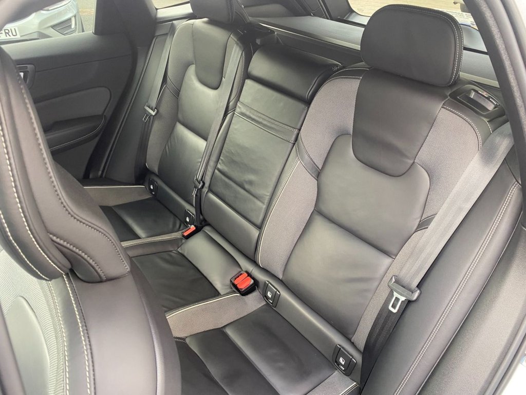 USED 2020 70 VOLVO XC60 2.0 D4 R-Design SUV 5dr Diesel Auto Euro 6 (s/s) (190 ps) SUNROOF HEATED SEATS