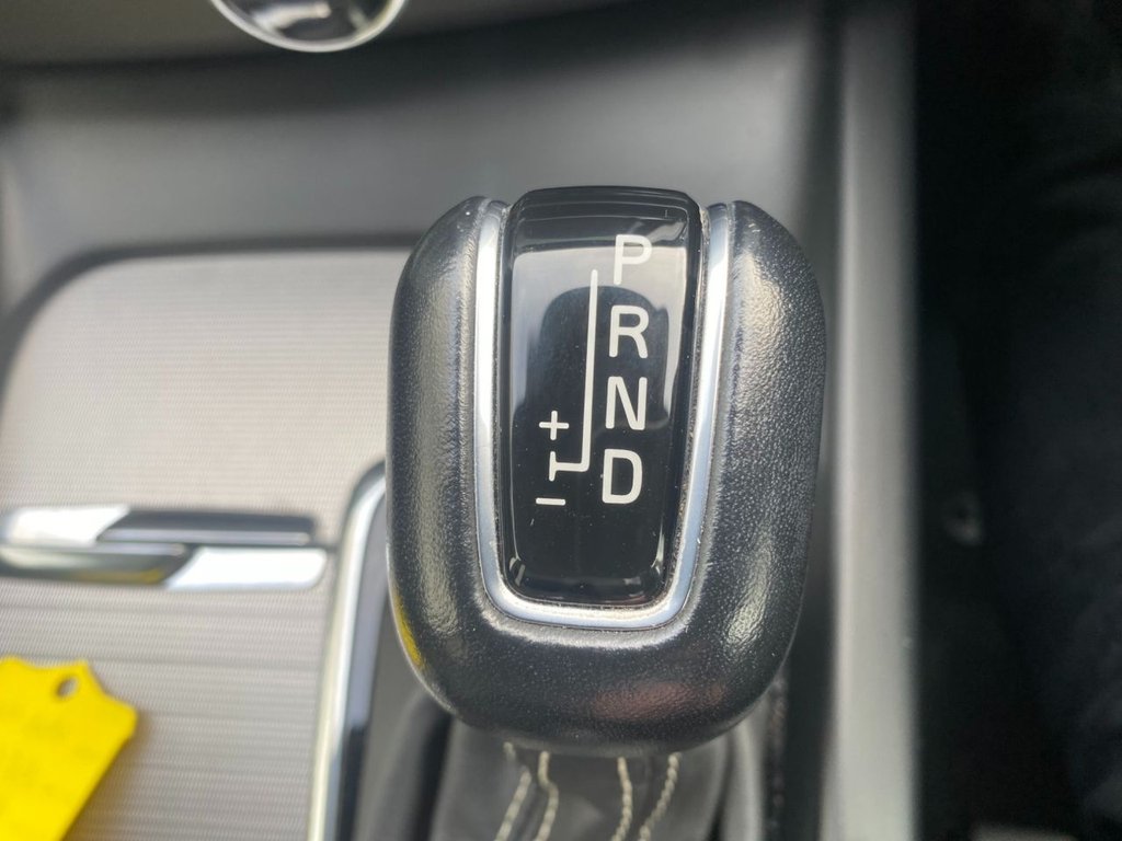 USED 2020 70 VOLVO XC60 2.0 D4 R-Design SUV 5dr Diesel Auto Euro 6 (s/s) (190 ps) SUNROOF HEATED SEATS