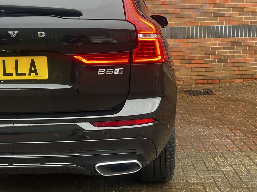 USED 2020 20 VOLVO XC60 2.0 B5 MHEV R-Design Pro SUV 5dr Petrol Hybrid Auto AWD Euro 6 (s/s) (250 ps) PANORAMIC ROOF|2 YEAR WARRANTY