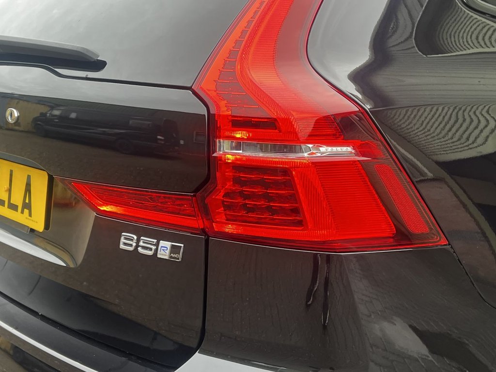 USED 2020 20 VOLVO XC60 2.0 B5 MHEV R-Design Pro SUV 5dr Petrol Hybrid Auto AWD Euro 6 (s/s) (250 ps) PANORAMIC ROOF|2 YEAR WARRANTY
