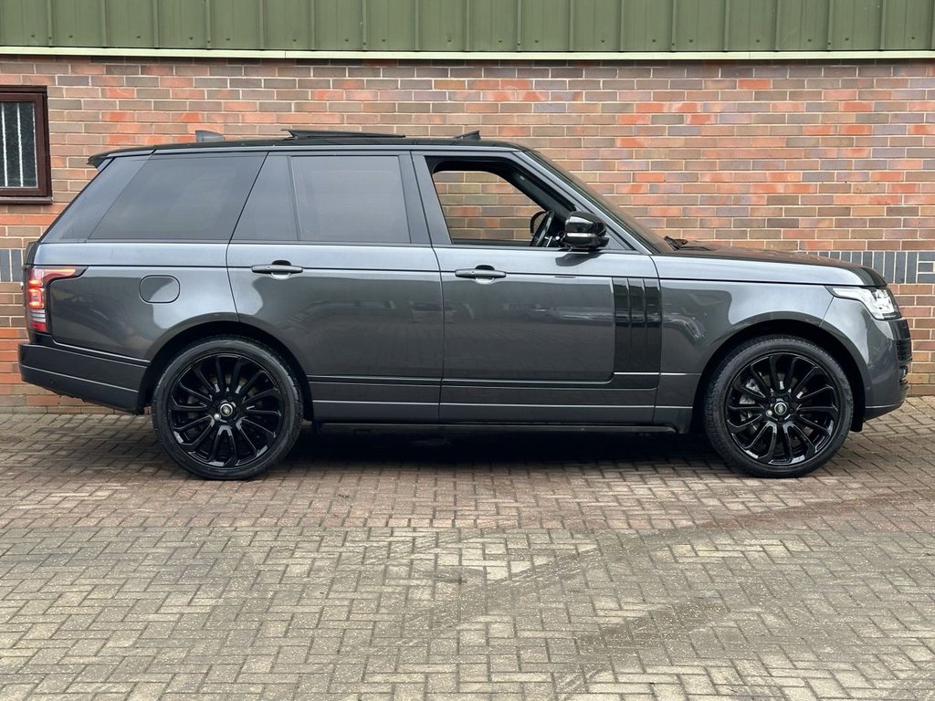USED 2017 67 LAND ROVER RANGE ROVER 4.4 SD V8 Autobiography SUV 5dr Diesel Auto 4WD Euro 6 (s/s) (339 ps) DEPLOYABLE STEPS|1YR WARRANTY
