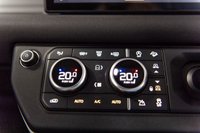 USED 2020 20 LAND ROVER DEFENDER 2.0 SD4 First Edition SUV 5dr Diesel Auto 4WD Euro 6 (s/s) (240 ps) FIRST EDITION 2.0 D AUTO, FULL MAIN DEALER SERVICE HISTORY, PANORAMIC SUNROOF, ELECTRIC HEATED SEATS, MERIDIAN SOUND, 360 CAMERA, HEATED WINDSCREEN