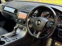 USED 2015 15 VOLKSWAGEN TOUAREG 3.0 TDI V6 BlueMotion Tech R-Line SUV 5dr Diesel Tiptronic 4WD Euro 6 (s/s) (262 ps) 