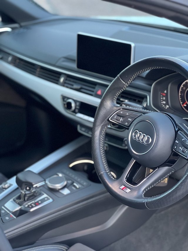 View our AUDI A4 AVANT
