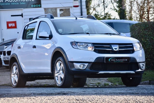 2014 64 Dacia Sandero Stepway 0.9 TCe Laureate Hatchback 5dr Petrol Manual Euro 5 (90 ps)