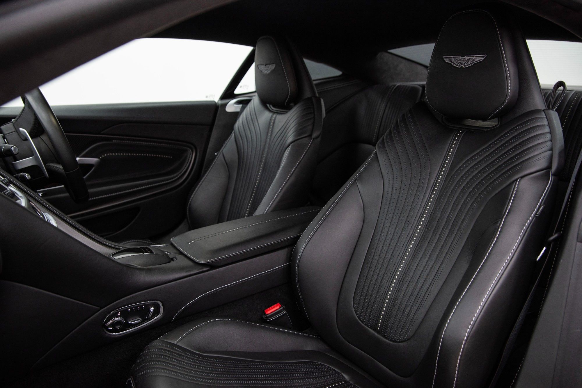 USED 2018 ASTON MARTIN DB11 5.2 V12 Coupe 
