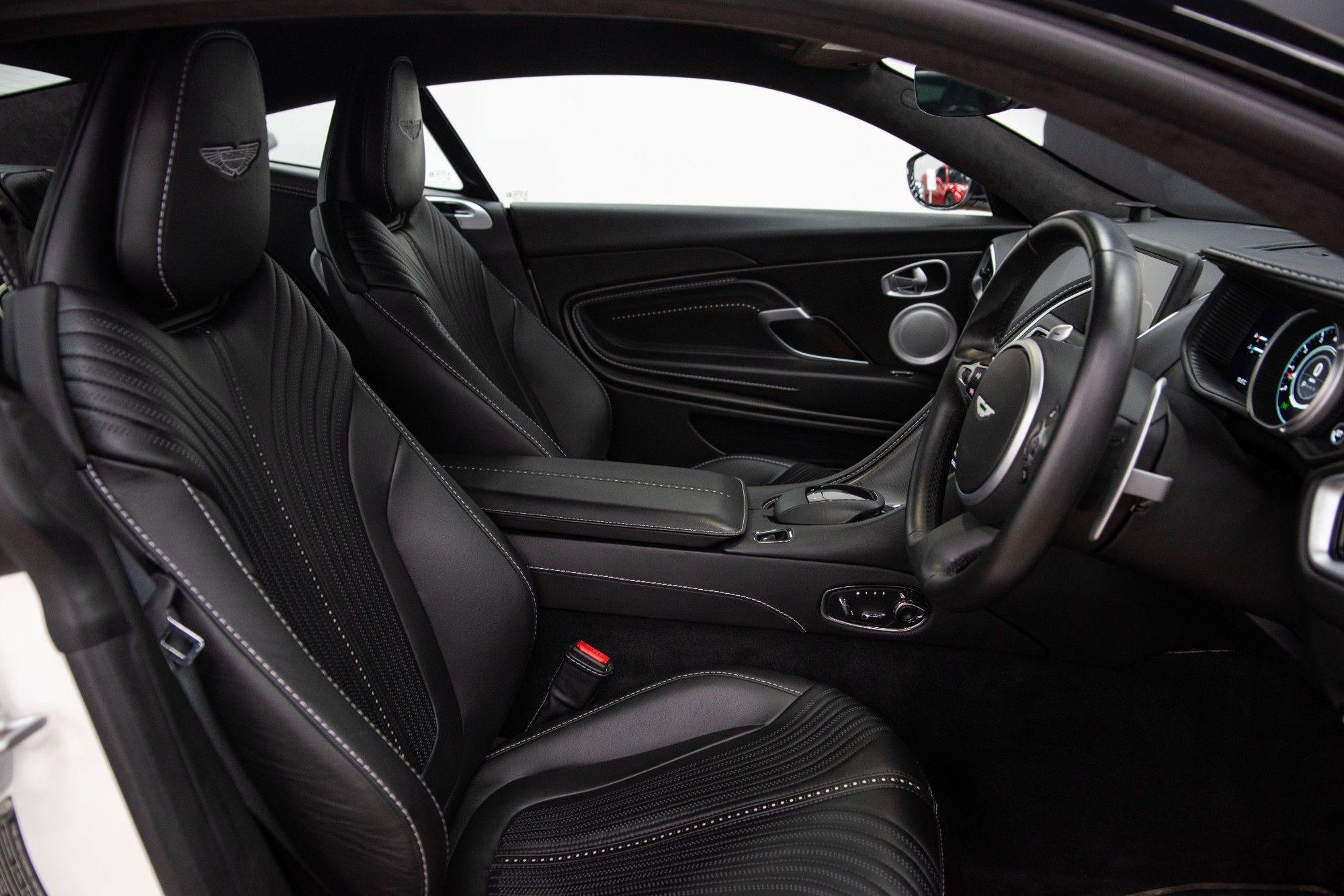USED 2018 ASTON MARTIN DB11 5.2 V12 Coupe 