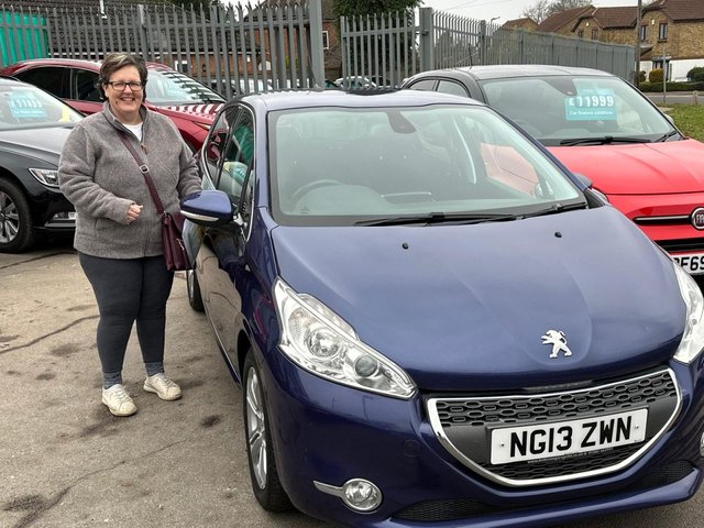 2013 13 Peugeot 208 1.2l 5d  MANUAL 82 BHP
