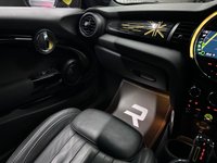 USED 2020 70 MINI Electric Hatch Cooper SE 32.6kWh Level 3 Hatchback 3dr Electric Auto (184 ps) LEVEL 3 | Park Assist | Nav