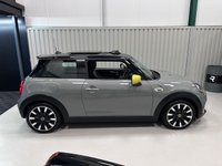 USED 2020 70 MINI Electric Hatch Cooper SE 32.6kWh Level 3 Hatchback 3dr Electric Auto (184 ps) LEVEL 3 | Park Assist | Nav