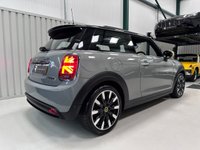 USED 2020 70 MINI Electric Hatch Cooper SE 32.6kWh Level 3 Hatchback 3dr Electric Auto (184 ps) LEVEL 3 | Park Assist | Nav
