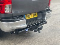 USED 2017 17 TOYOTA HI-LUX 2.4 D-4D Invincible Pickup Double Cab 4dr Diesel Manual 4WD Euro 6 (TSS, 3.5t) (150 ps) ** NO VAT * *  SAT NAV **  TOWBAR