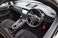 USED 2020 70 PORSCHE MACAN 2.0T SUV 5dr Petrol PDK 4WD Euro 6 (s/s) (245 ps) PAN ROOF / CRAYON / BOSE / 21"