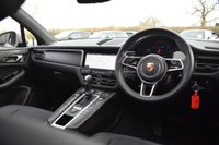USED 2020 70 PORSCHE MACAN 2.0T SUV 5dr Petrol PDK 4WD Euro 6 (s/s) (245 ps) PAN ROOF / CRAYON / BOSE / 21"