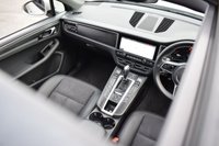 USED 2020 70 PORSCHE MACAN 2.0T SUV 5dr Petrol PDK 4WD Euro 6 (s/s) (245 ps) PAN ROOF / CRAYON / BOSE / 21"
