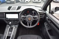 USED 2020 70 PORSCHE MACAN 2.0T SUV 5dr Petrol PDK 4WD Euro 6 (s/s) (245 ps) PAN ROOF / CRAYON / BOSE / 21"