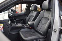 USED 2020 70 PORSCHE MACAN 2.0T SUV 5dr Petrol PDK 4WD Euro 6 (s/s) (245 ps) PAN ROOF / CRAYON / BOSE / 21"