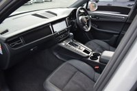 USED 2020 70 PORSCHE MACAN 2.0T SUV 5dr Petrol PDK 4WD Euro 6 (s/s) (245 ps) PAN ROOF / CRAYON / BOSE / 21"