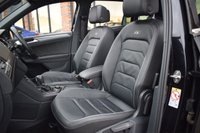 USED 2019 19 VOLKSWAGEN TIGUAN 2.0 TDI R-Line Tech SUV 5dr Diesel DSG 4Motion Euro 6 (s/s) (150 ps) FULL LEATHER / PAN ROOF / FSH