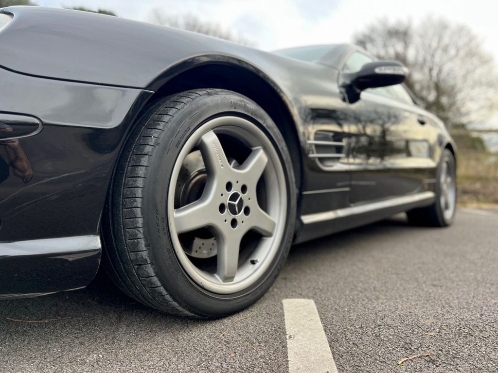 USED 2003 V MERCEDES-BENZ SL 500 5.0 V8 // Convertible // Auto (300 g/km, 306 bhp) // px swap 