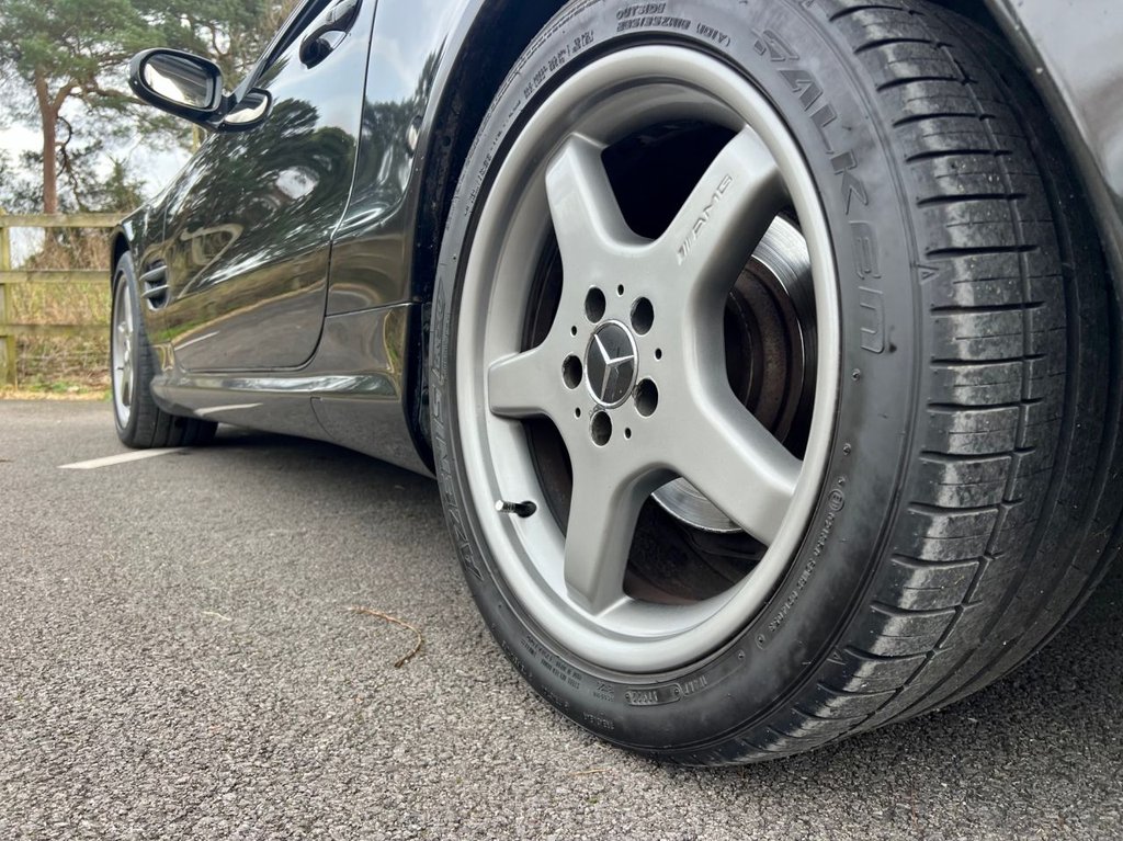 USED 2003 V MERCEDES-BENZ SL 500 5.0 V8 // Convertible // Auto (300 g/km, 306 bhp) // px swap 