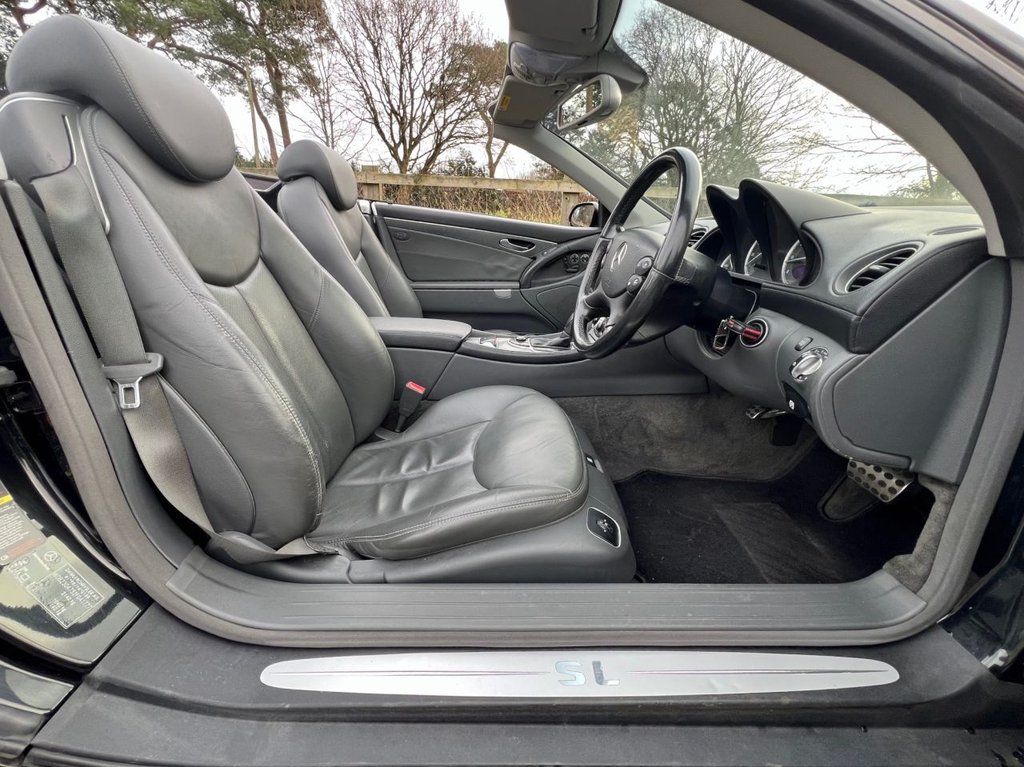 USED 2003 V MERCEDES-BENZ SL 500 5.0 V8 // Convertible // Auto (300 g/km, 306 bhp) // px swap 