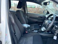 USED 2020 70 TOYOTA HI-LUX 2.4 D-4D Active Pickup Double Cab 4dr Diesel Manual 4WD Euro 6 (s/s) (150 ps) 