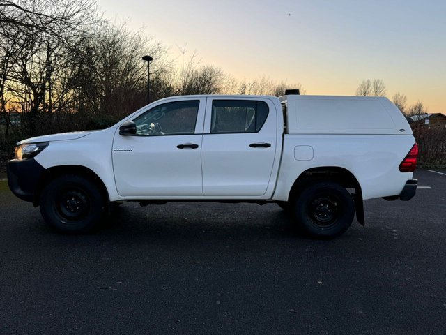 2020 TOYOTA HI-LUX 2.4 D-4D Active Pickup Double Cab 4dr Diesel Manual 4WD Euro 6 (s/s) (150 ps) - Photo 11
