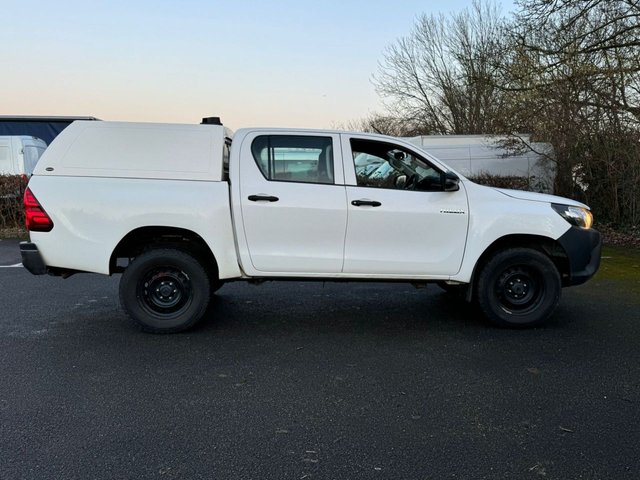 2020 TOYOTA HI-LUX 2.4 D-4D Active Pickup Double Cab 4dr Diesel Manual 4WD Euro 6 (s/s) (150 ps) - Photo 2