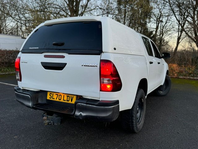 2020 TOYOTA HI-LUX 2.4 D-4D Active Pickup Double Cab 4dr Diesel Manual 4WD Euro 6 (s/s) (150 ps) - Photo 3