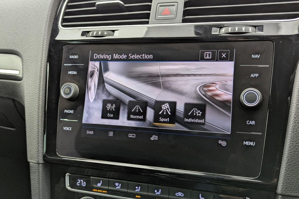 USED 2017 67 VOLKSWAGEN GOLF 2.0 TDI GTD Hatchback 5dr Diesel DSG Euro 6 (s/s) (184 ps) Sat Nav Apple Car Play