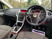 USED 2015 65 VAUXHALL ASTRA 1.4i SRi Hatchback 5dr Petrol Manual Euro 6 (100 ps) PART-EXCHANGE TO CLEAR - 2015/65 ASTRA 1.4 SRi 5DR - LOW INSURANCE GROUP - 2 FORMER KEEPERS - FRESHLY SERVICED & MOT'D - HPI CLEAR - SUPPLIED 2 KEYS - AUTO-TRADER RETAIL RATING 89/100 DESIREABLE PRICED @ ONLY &pound;3495.00