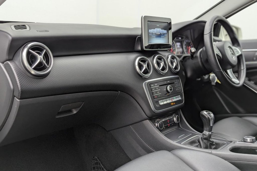 USED 2016 16 MERCEDES-BENZ A-CLASS 1.6 A180 SE Hatchback 5dr Petrol Manual Euro 6 (s/s) (122 ps) Apple Car Play DAB