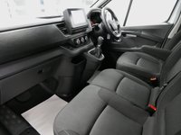 USED 2023 23 RENAULT TRAFIC 30 2.0 DCI 170 BHP LL LONG SPORT EDC AUTO 9 SEATER 1 OWNER | SAT NAV | AUTOMATIC | 9 SEATER