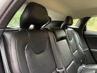 USED 2015 15 VOLVO V40 1.6 D2 SE Nav Hatchback 5dr Diesel Manual Euro 5 (s/s) (115 ps) 