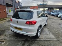 USED 2013 63 VOLKSWAGEN TIGUAN 2.0 TDI BlueMotion Tech R-Line SUV 5dr Diesel Manual 4WD Euro 5 (s/s) (140 ps) R-Line Design