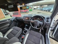 USED 2013 63 VOLKSWAGEN TIGUAN 2.0 TDI BlueMotion Tech R-Line SUV 5dr Diesel Manual 4WD Euro 5 (s/s) (140 ps) R-Line Design