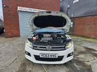 USED 2013 63 VOLKSWAGEN TIGUAN 2.0 TDI BlueMotion Tech R-Line SUV 5dr Diesel Manual 4WD Euro 5 (s/s) (140 ps) R-Line Design