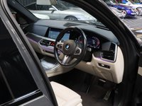 USED 2021 21 BMW X5 3.0 40d MHT M Sport SUV 5dr Diesel Hybrid Auto xDrive Euro 6 (s/s) (340 ps) HUGE SPEC, M SPORT PRO PACKAGE - COMFORT PACKAGE - TECHNOLOGY PACKAGE - VISIBILITY PACK - SKY LOUNGE PANORAMIC ROOF SYSTEM - DRAVIT GREY - CREAM INTERIOR - HEATED CUP HOLDERS - CAR PLAY - 12 MONTH WARRANTY - FULL SERVICE HISTORY